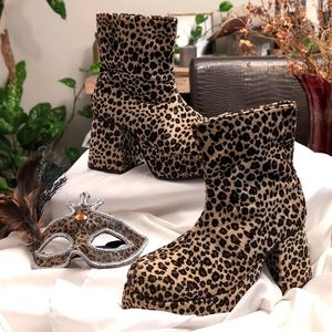Plats Platform Cheetah pattern boot